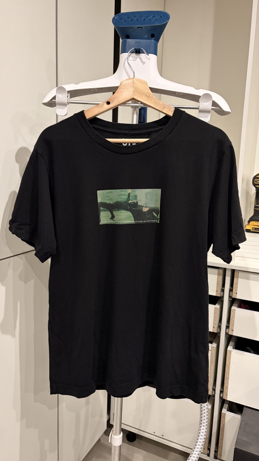 Polera Uniqlo X Matrix