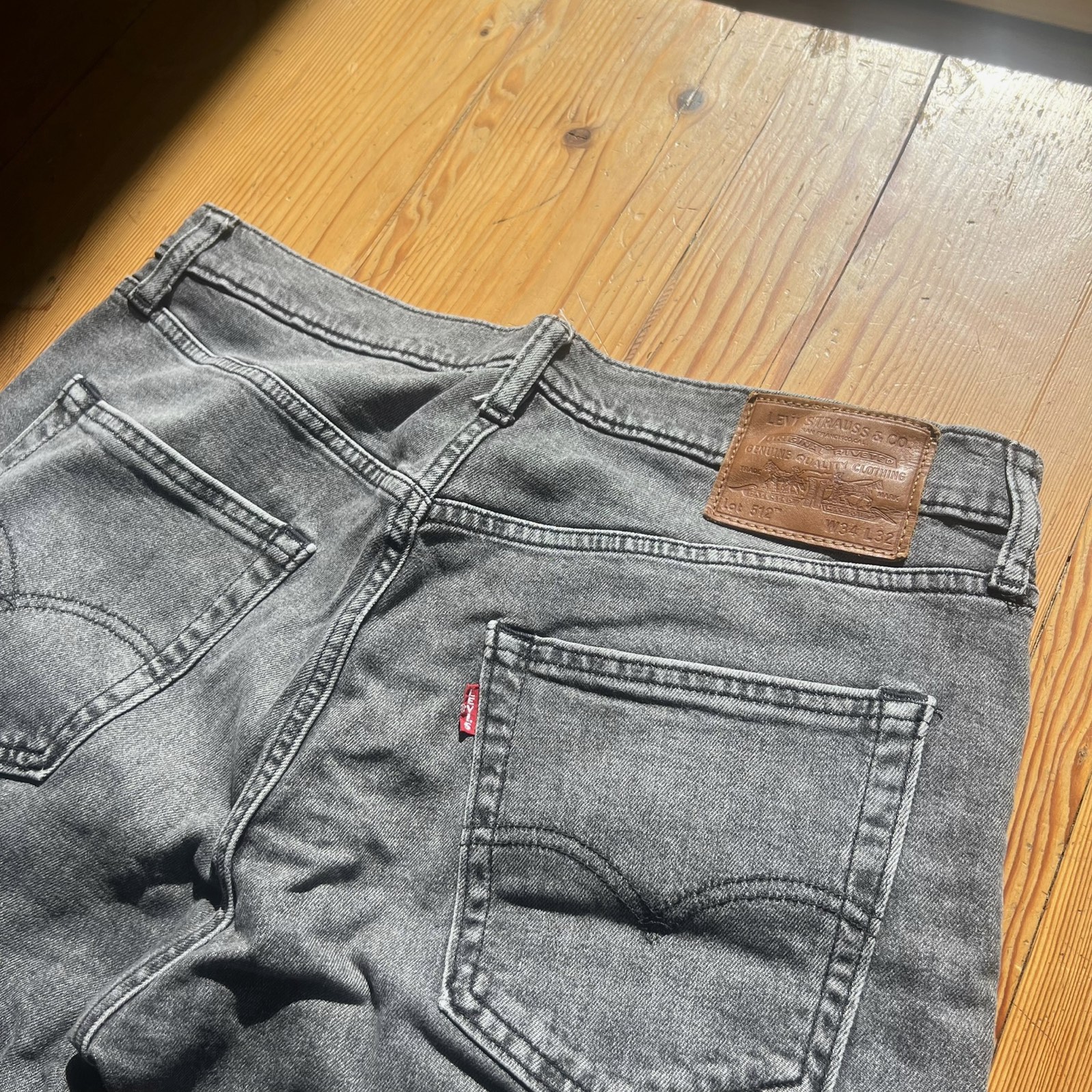 Jeans Levi’s 512 Gris