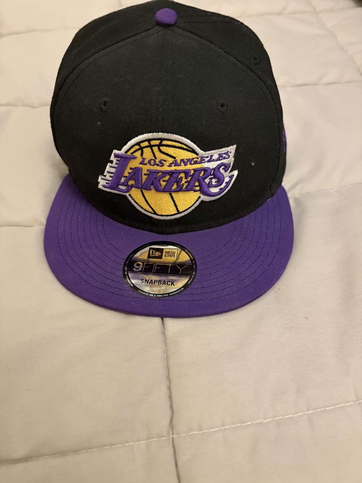 Gorro Lakers