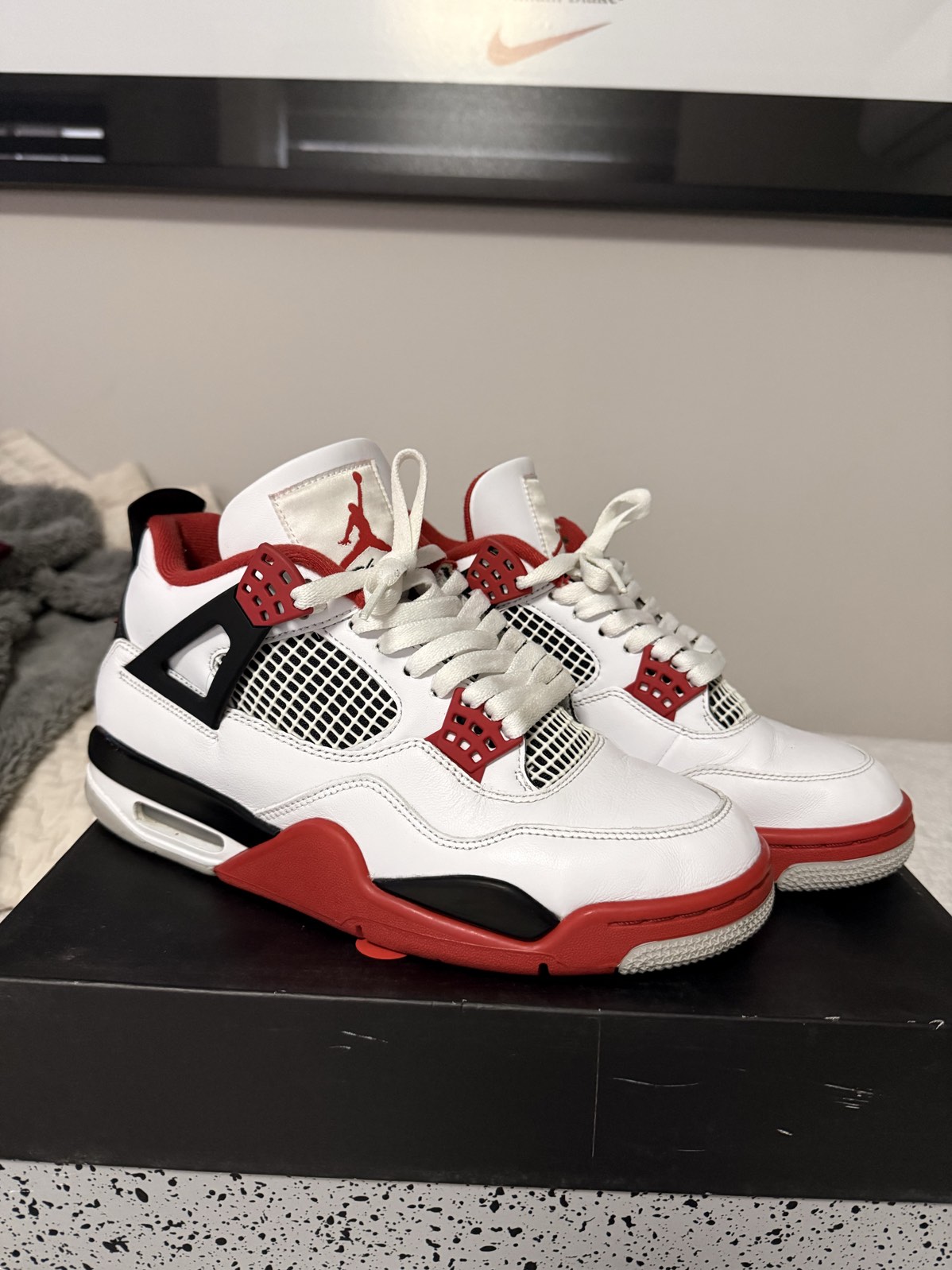Jordan Retro 4 Fire Red